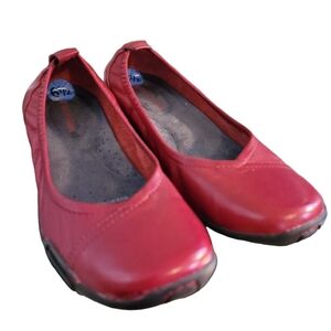 NWOT Naturalizer Cresset red leather ballet flats - 6.5.       M